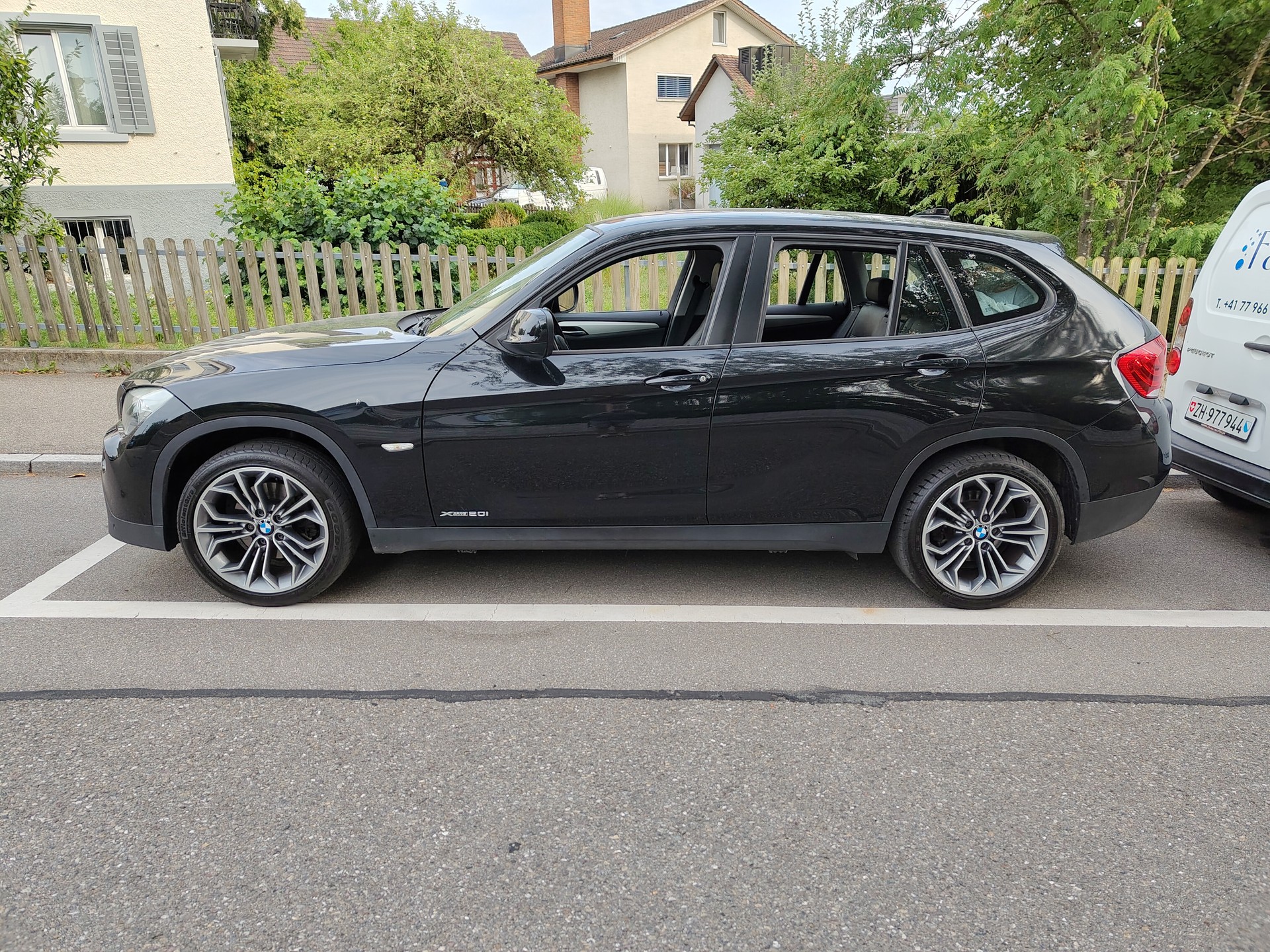 BMW 20i xDrive-image-0