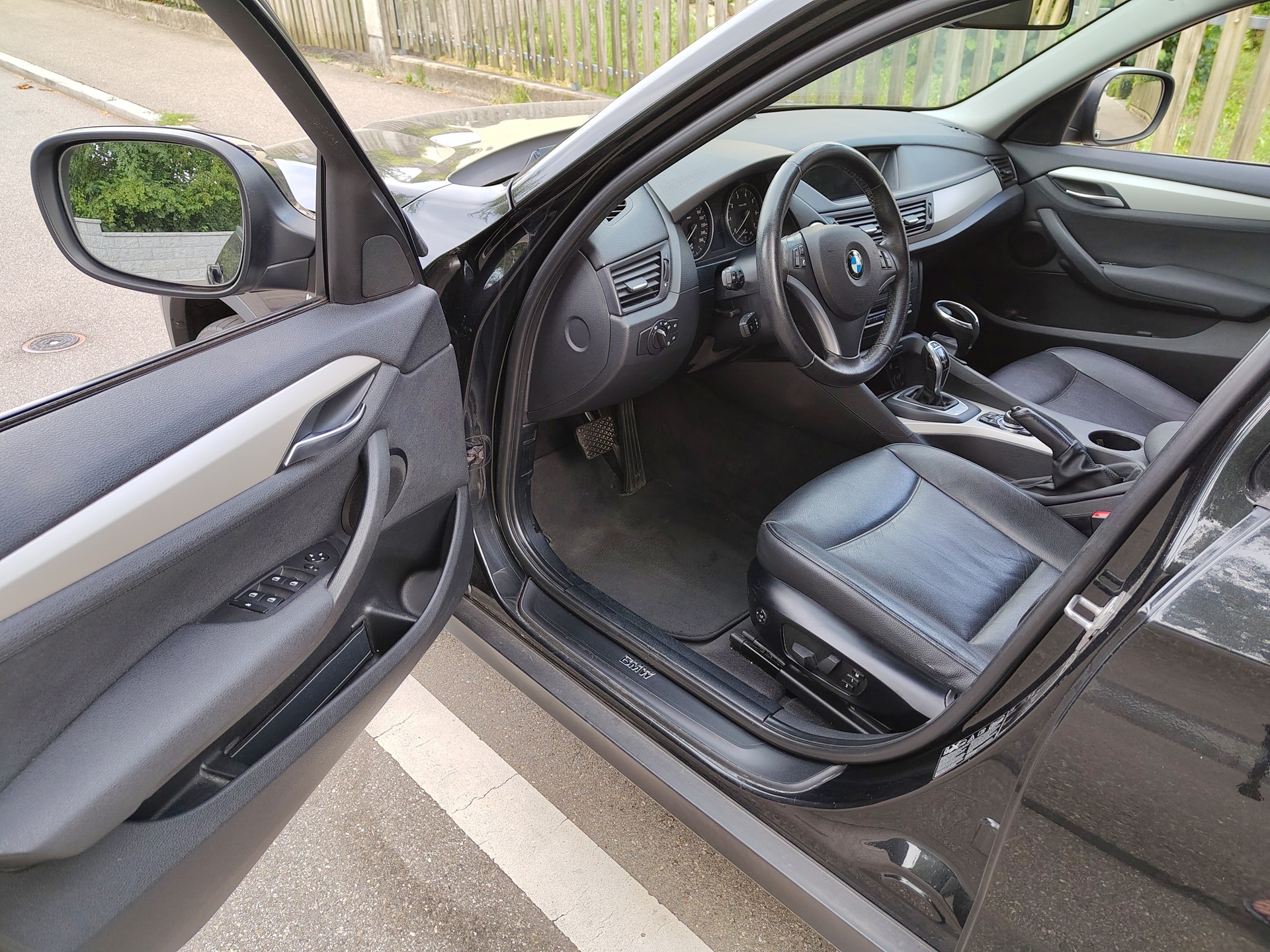 BMW 20i xDrive-image-3