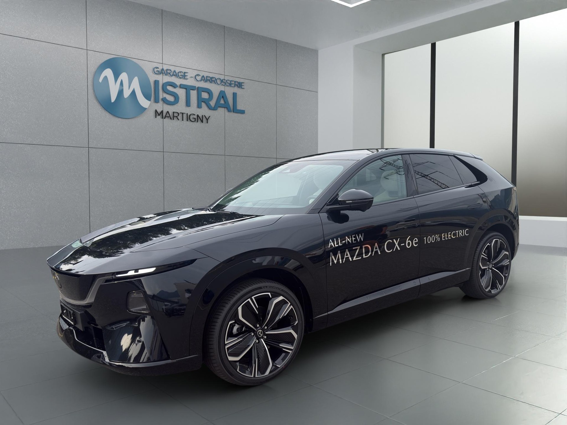 MAZDA CX-6e Takumi