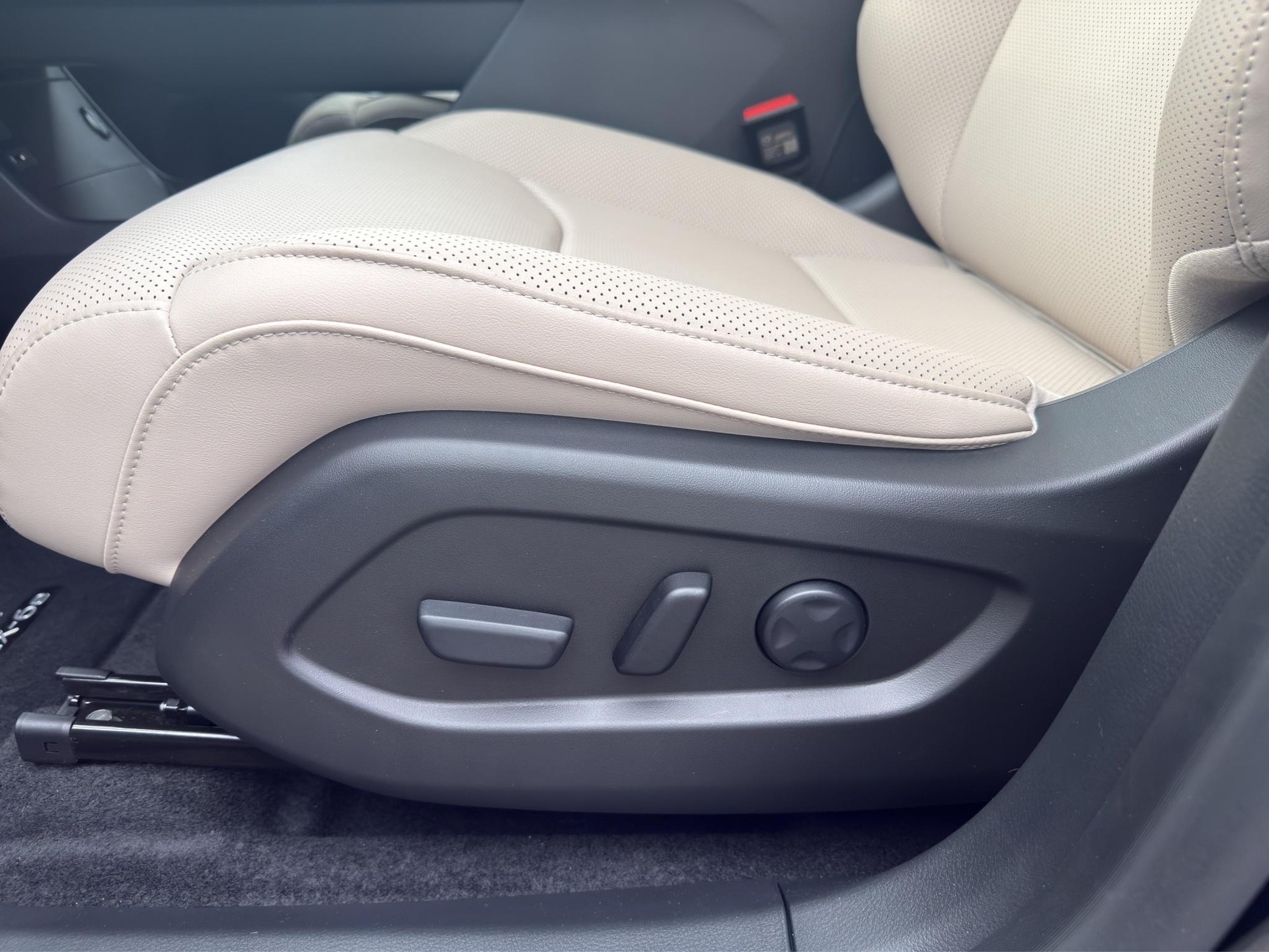 MAZDA CX-6e Takumi-image-19