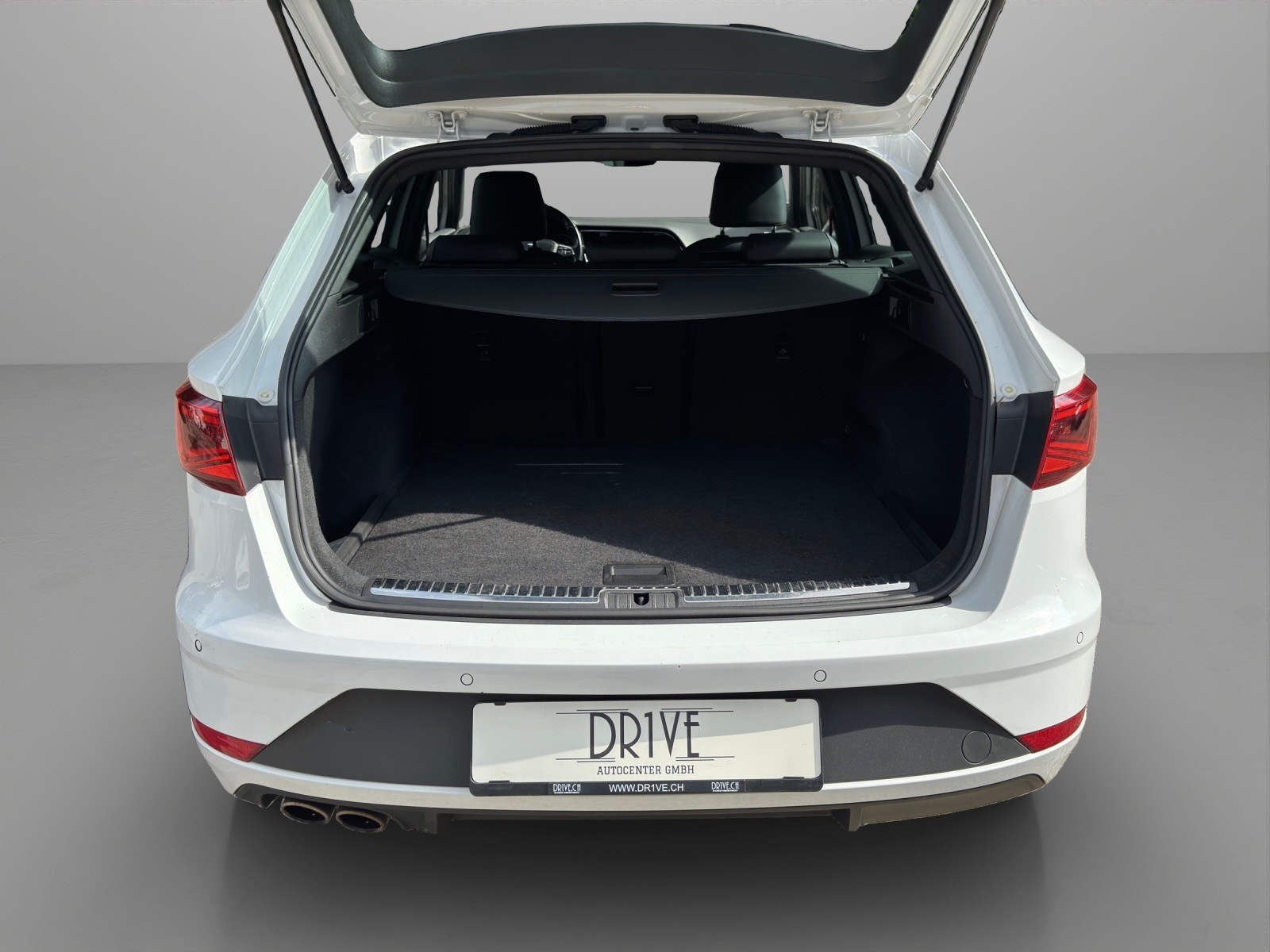 SEAT Leon ST 1.8 TSI FR DSG-image-11