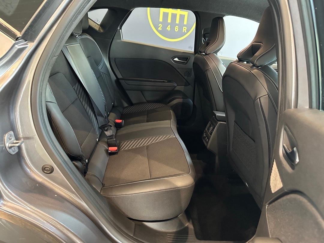 RENAULT Captur 1.3 TCe Esprit Alpine EDC-image-19