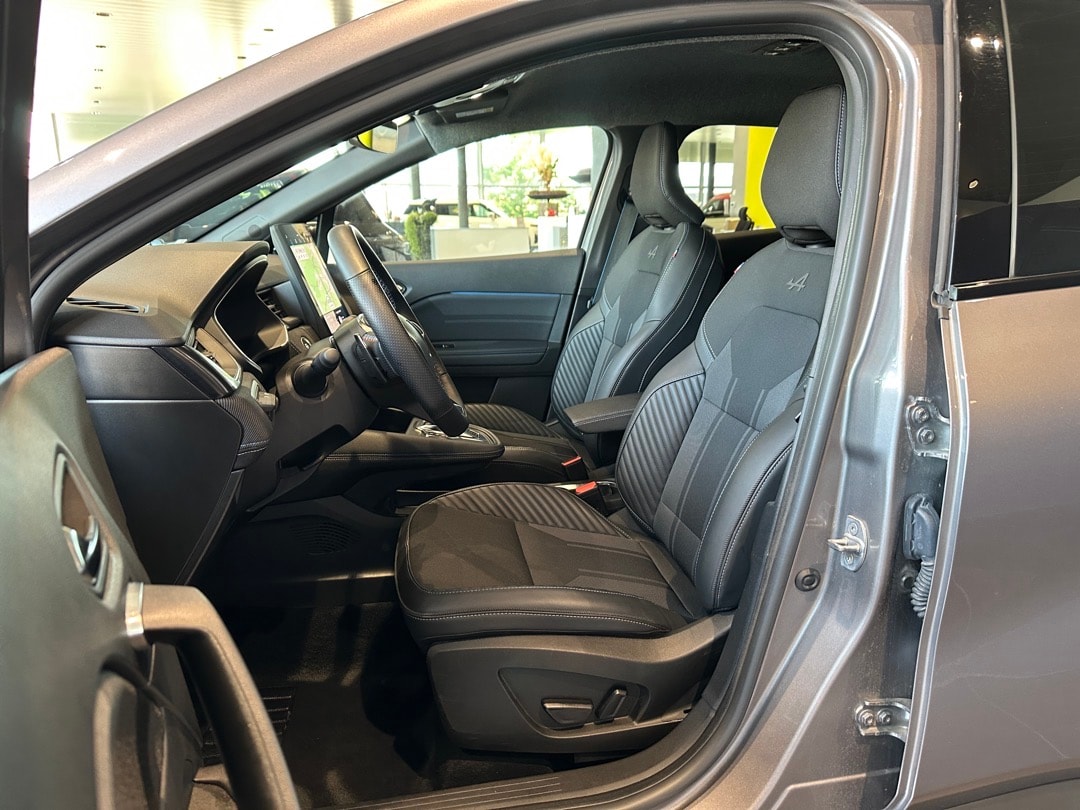 RENAULT Captur 1.3 TCe Esprit Alpine EDC-image-9
