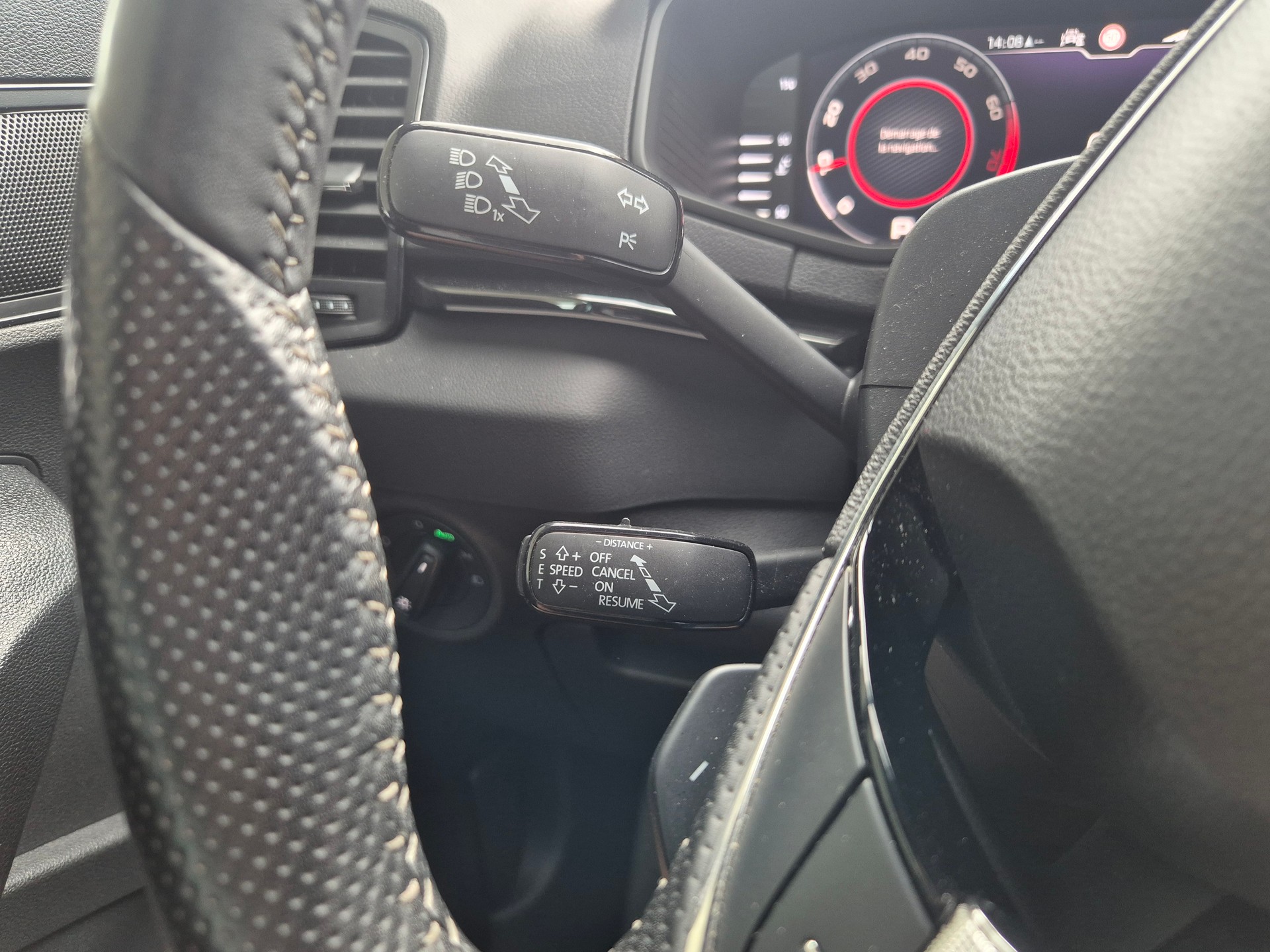 SKODA Karoq 1.5 TSI ACT SportLine DSG-image-9