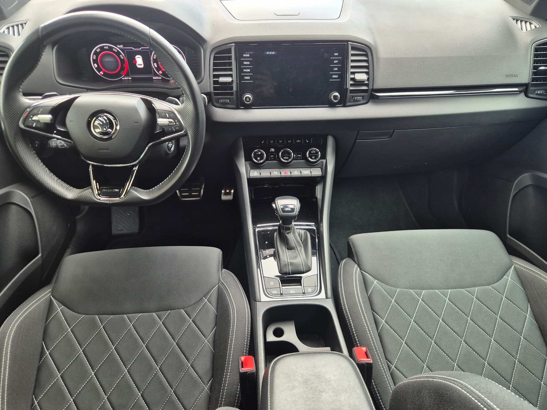 SKODA Karoq 1.5 TSI ACT SportLine DSG-image-7