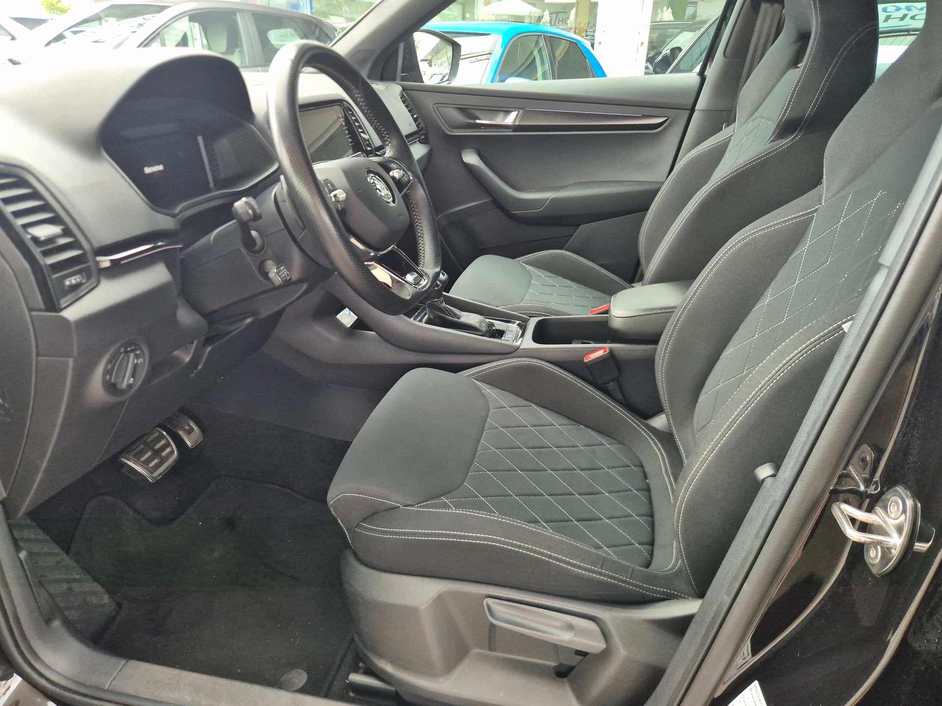 SKODA Karoq 1.5 TSI ACT SportLine DSG-image-6