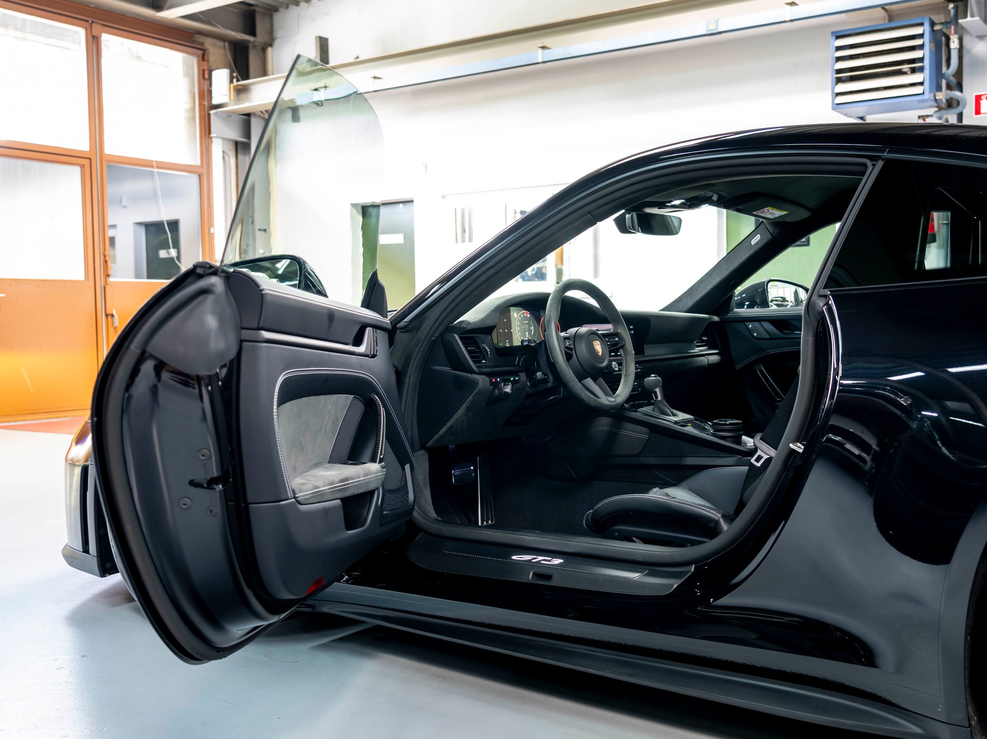 PORSCHE 911 Carrera GT3 PDK Pack Weissach-image-18