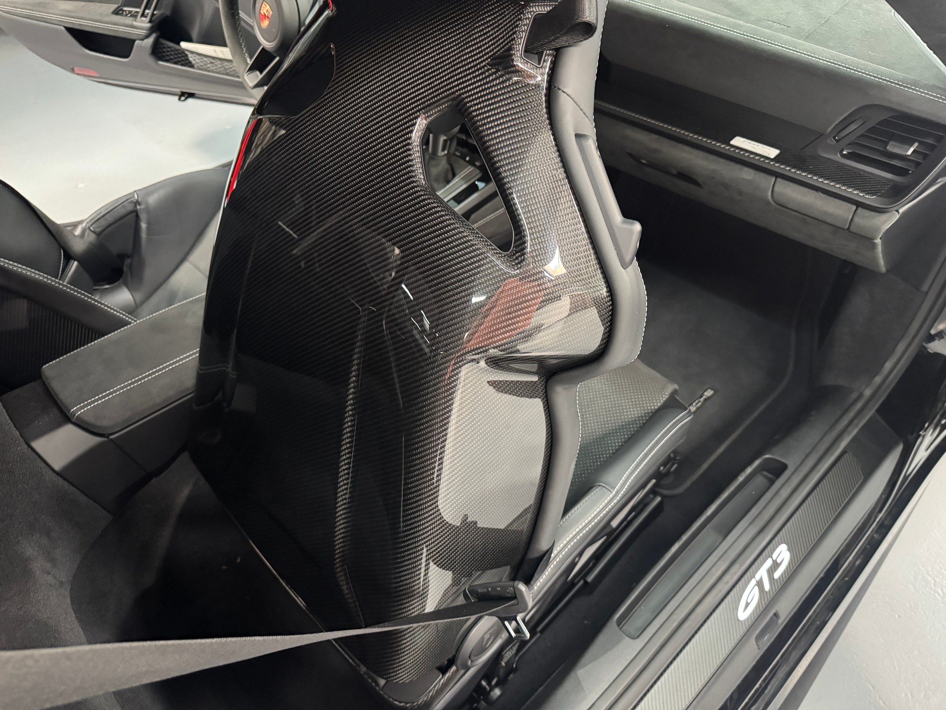 PORSCHE 911 Carrera GT3 PDK Pack Weissach-image-12