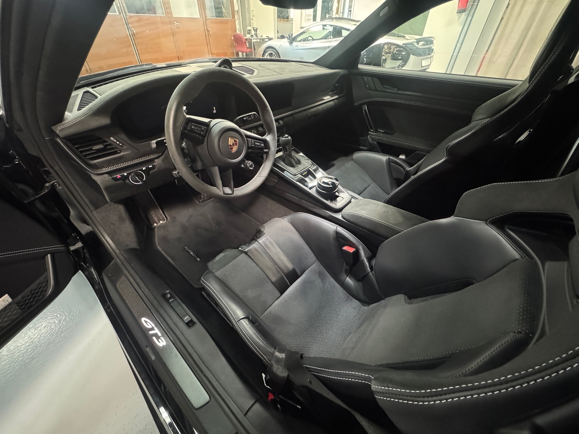 PORSCHE 911 Carrera GT3 PDK Pack Weissach-image-10
