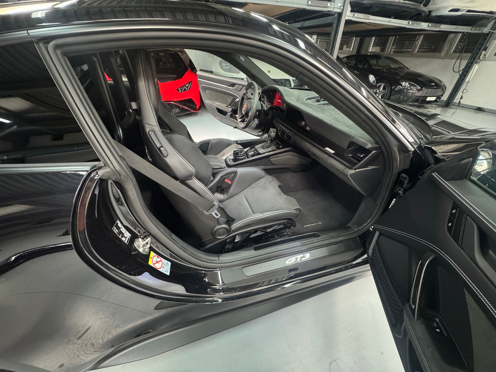 PORSCHE 911 Carrera GT3 PDK Pack Weissach-image-9