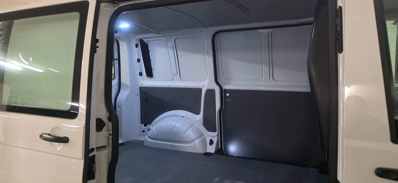 VW T6.1 2.0 TDI DSG-image-13