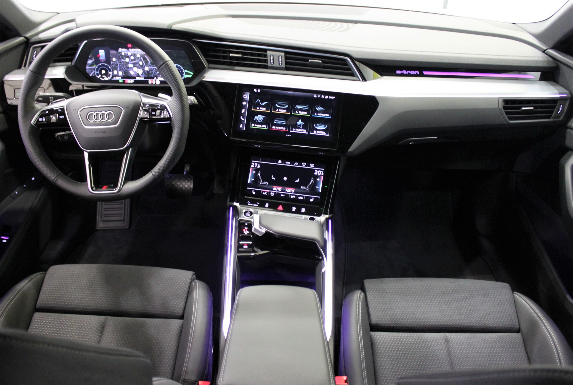 AUDI e-tron 55 S Line Black Edition quattro (CH)-image-4