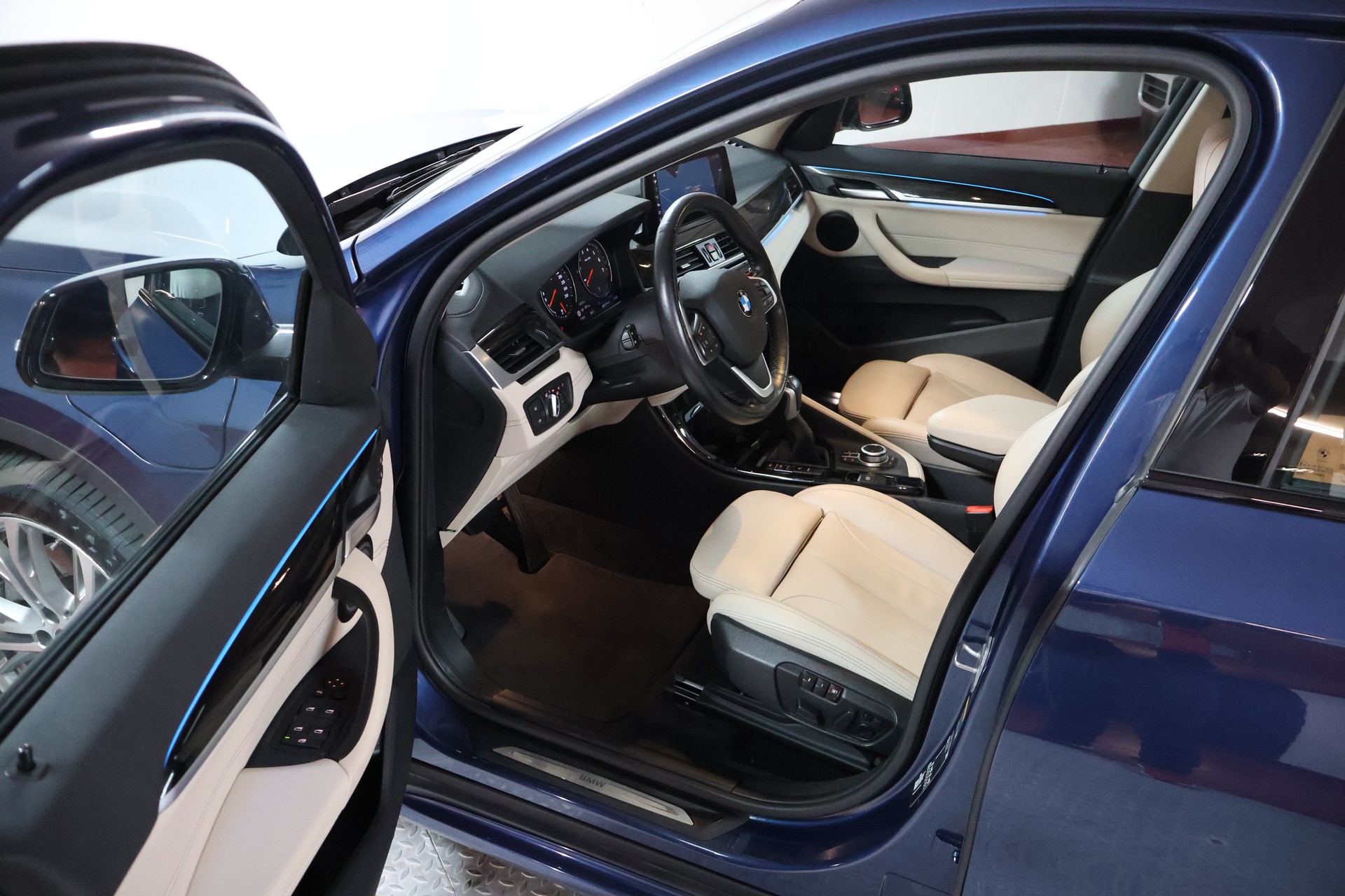 BMW X1 xDrive 25e Sport Line Steptronic-image-6