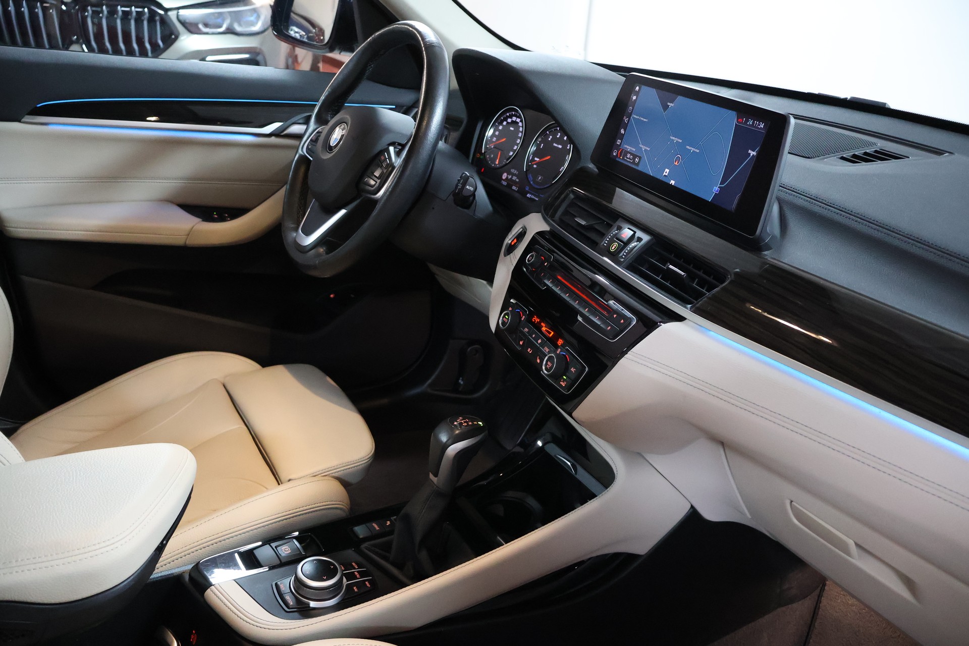 BMW X1 xDrive 25e Sport Line Steptronic-image-11
