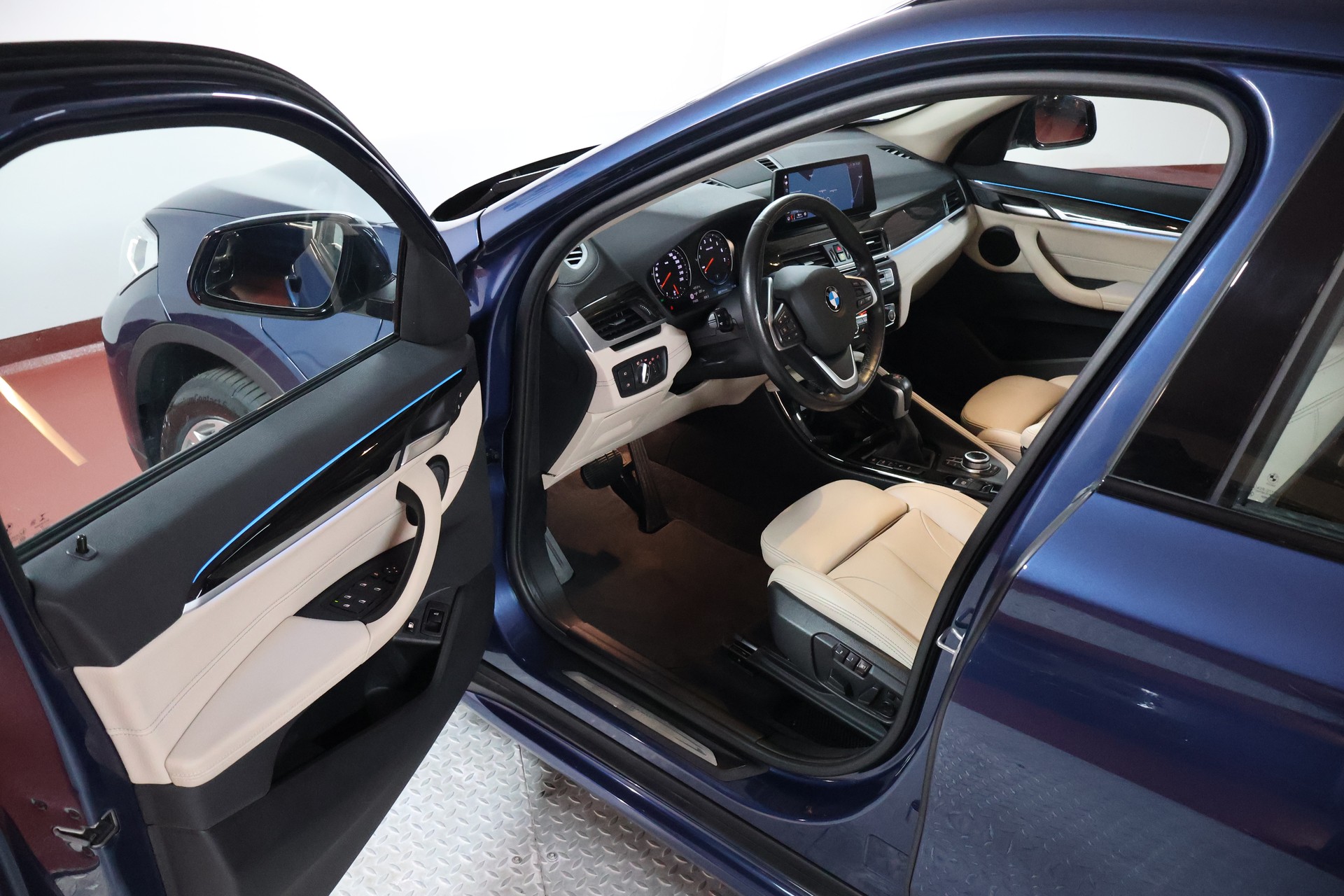 BMW X1 xDrive 25e Sport Line Steptronic-image-5