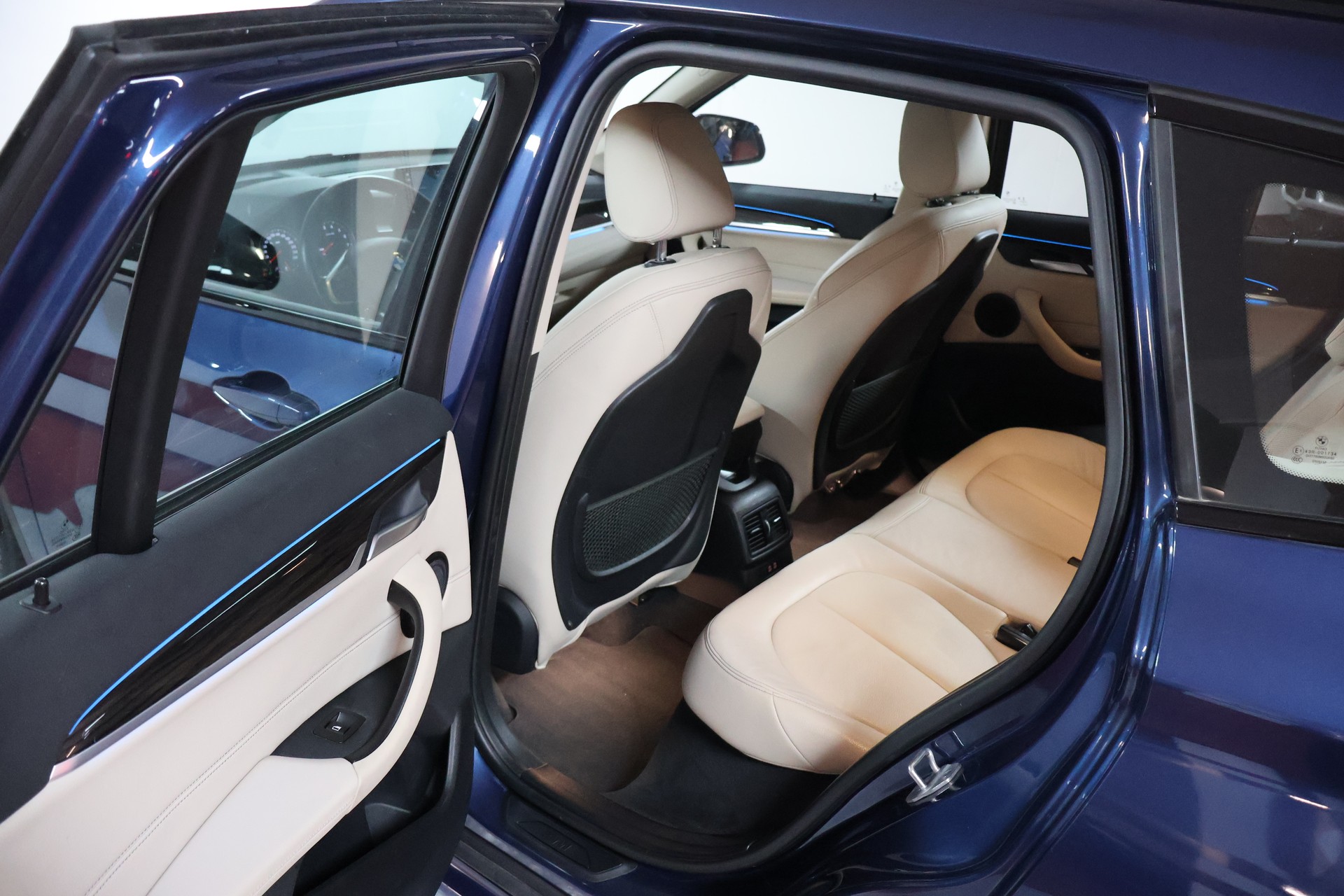 BMW X1 xDrive 25e Sport Line Steptronic-image-18