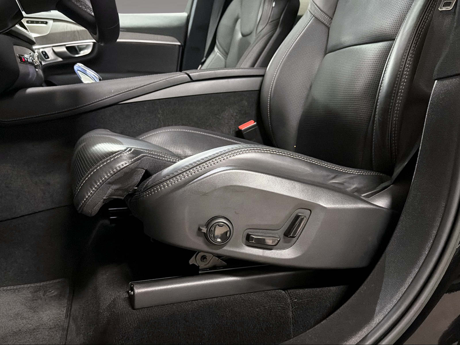 VOLVO XC90 2.0 T8 TE Ultimate Dark 7P. eAWD-image-11
