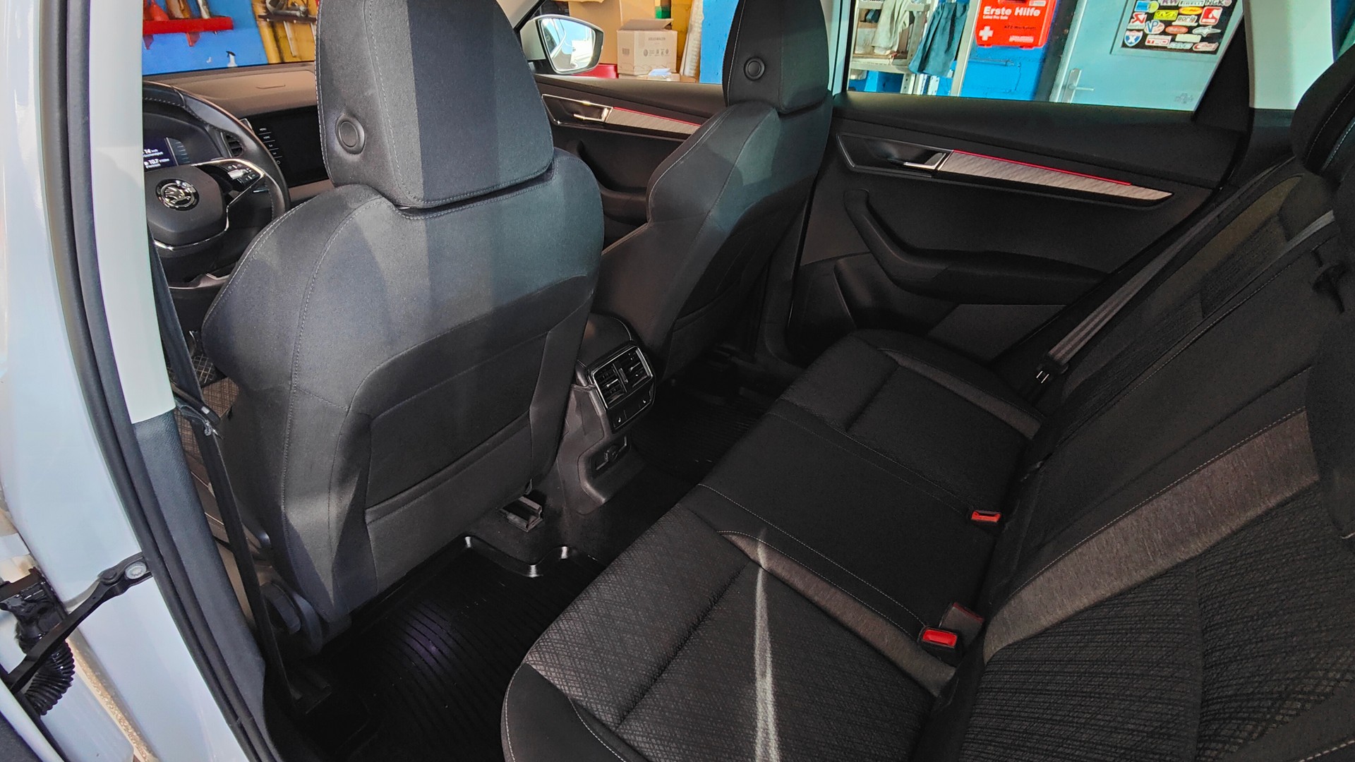 SKODA Karoq 2.0 TDI CR Style 4x4 DSG-image-7