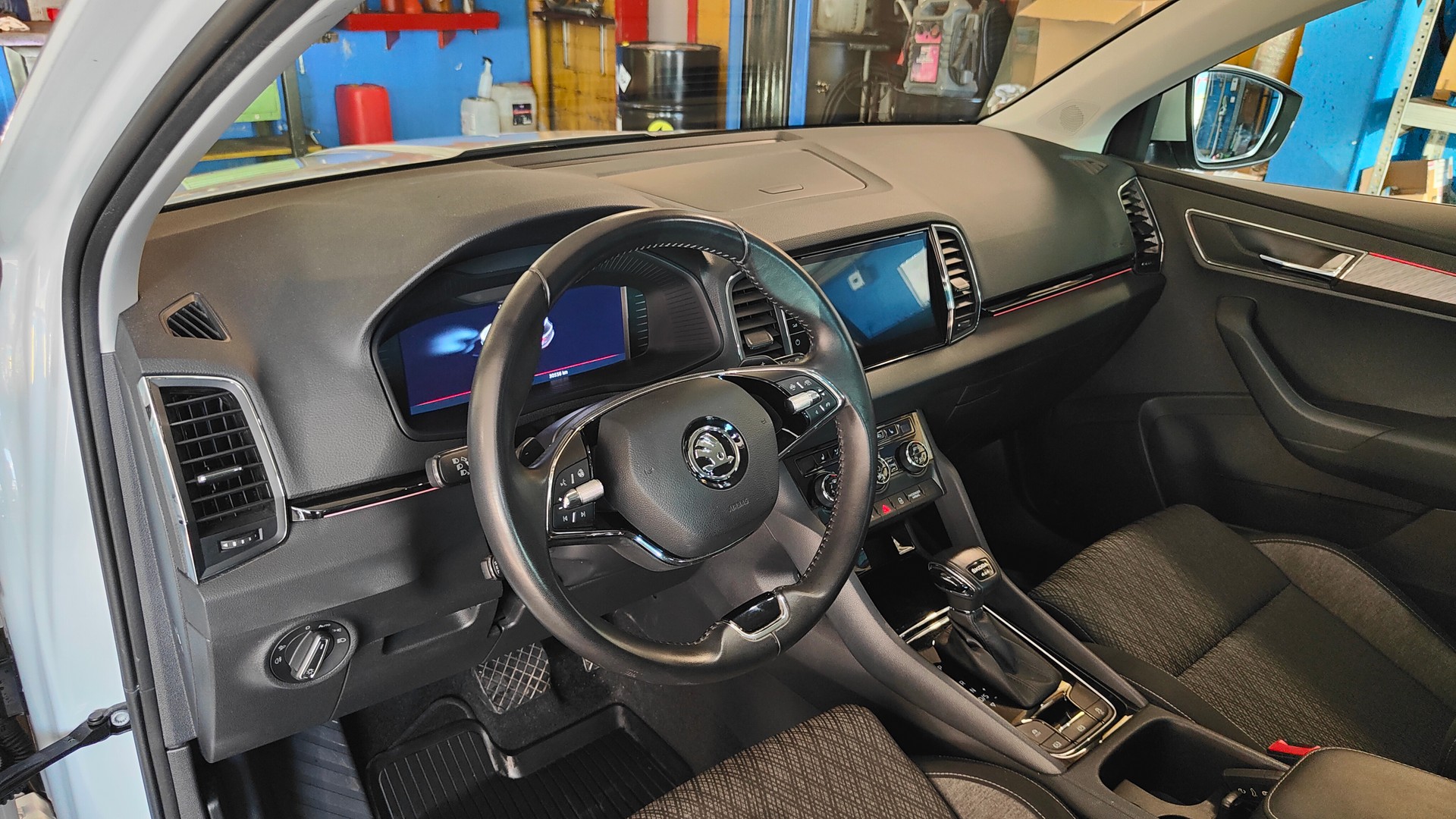 SKODA Karoq 2.0 TDI CR Style 4x4 DSG-image-6