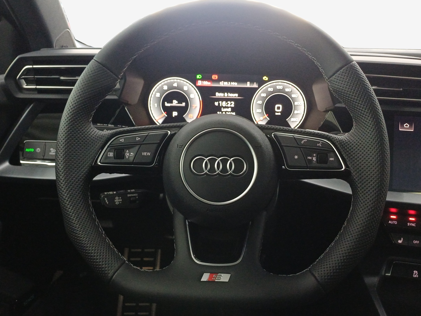 AUDI A3 Sportback TFSI 110 kW S line Attraction S tronic-image-9
