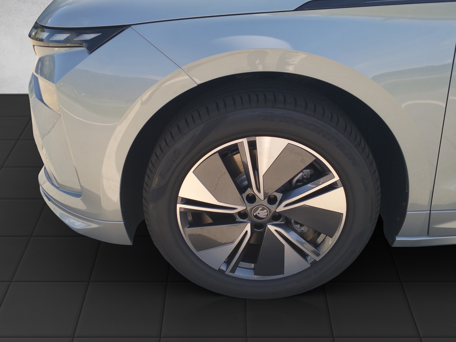 SKODA Enyaq 85 Dynamic-image-12