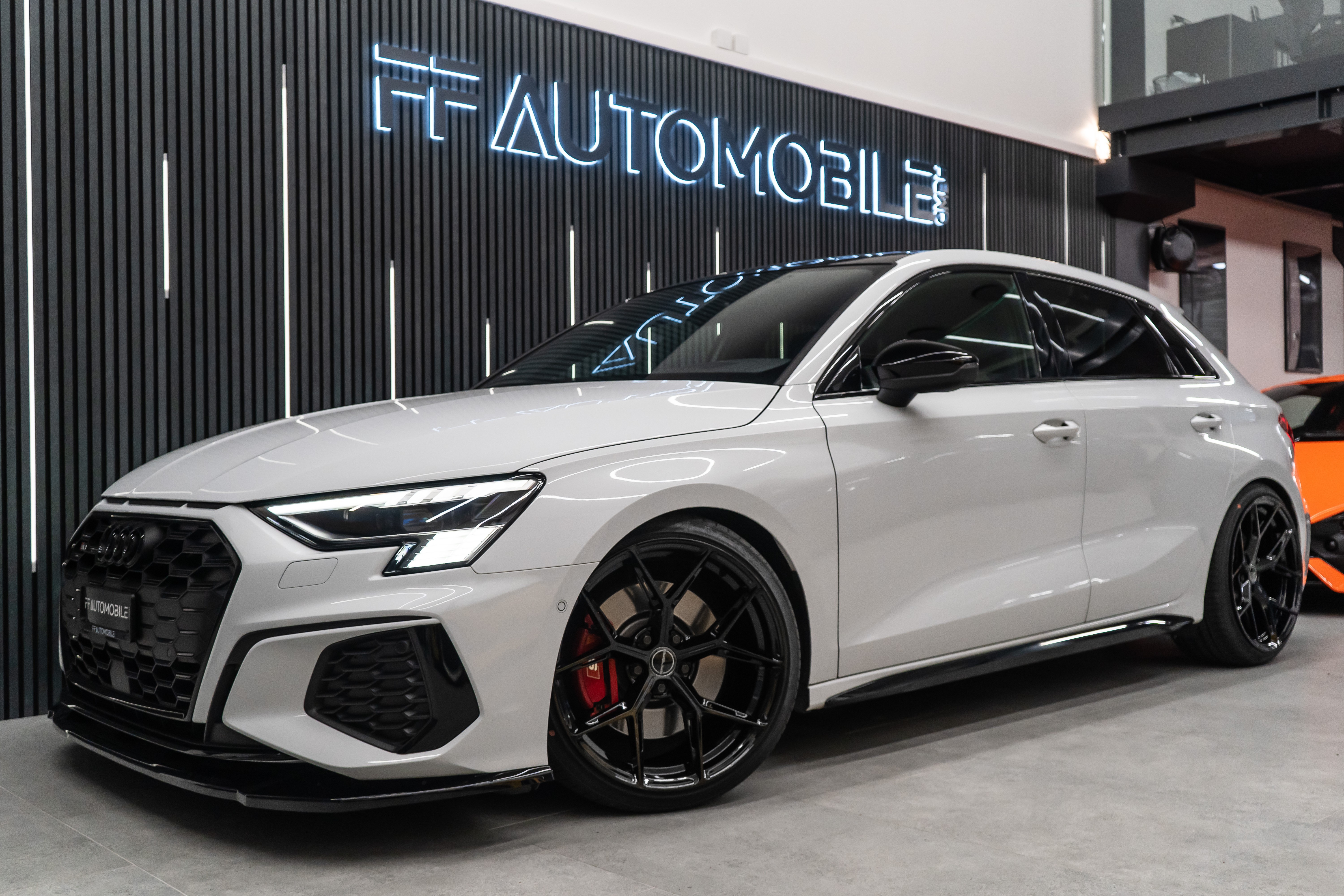 Car photo