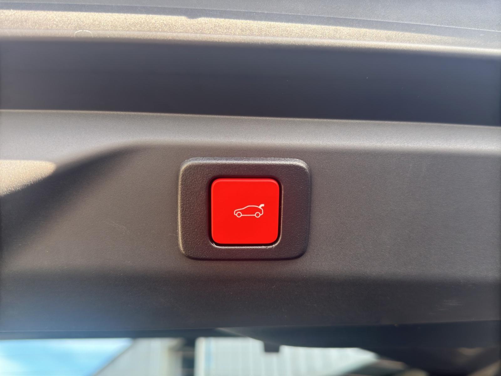 PEUGEOT 3008 1.2 Hybrid 145 GT Exclusive-image-21