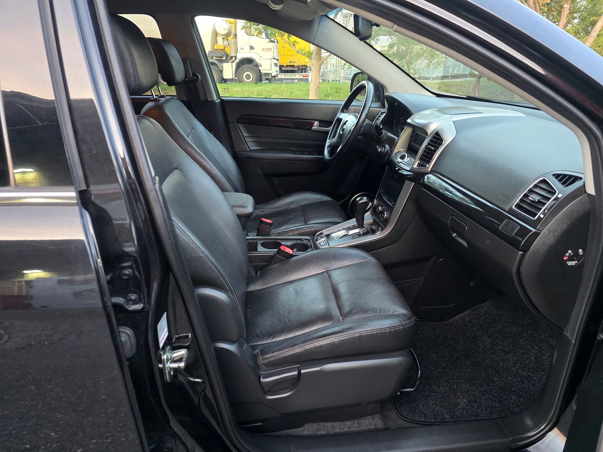 CHEVROLET Captiva 2.2 VCDi LTZ 4WD Automatic-image-10