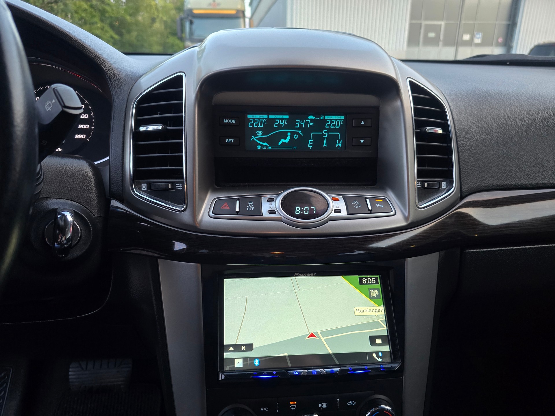 CHEVROLET Captiva 2.2 VCDi LTZ 4WD Automatic-image-23