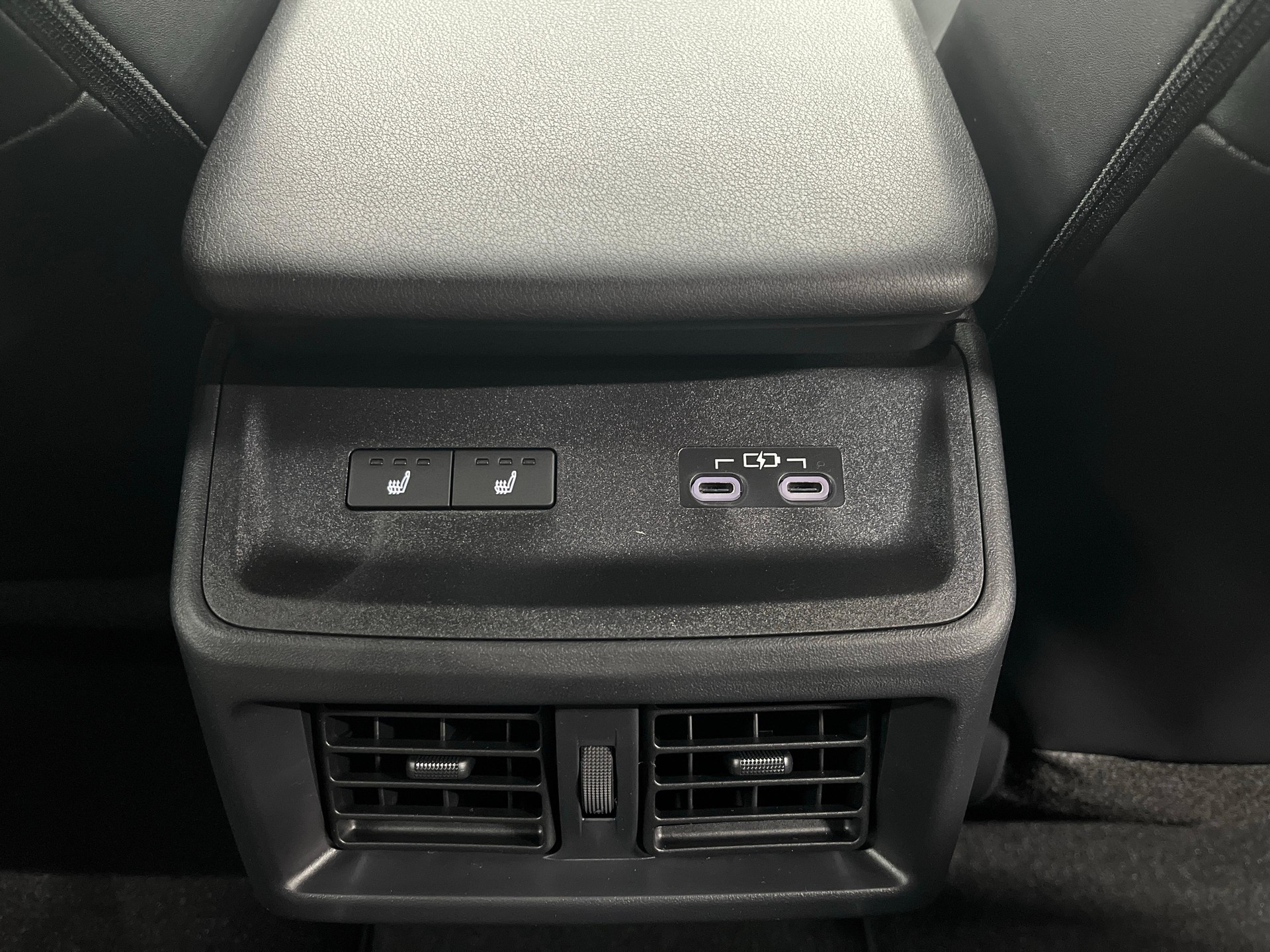 TOYOTA bZ4X Premium AWD-image-13