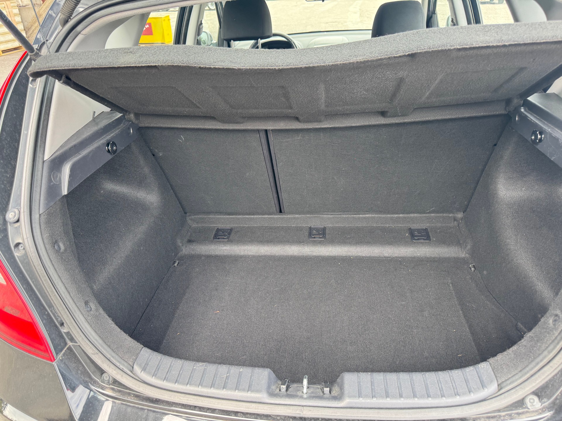 HYUNDAI i30 1.6 Swiss Plus Edition-image-5