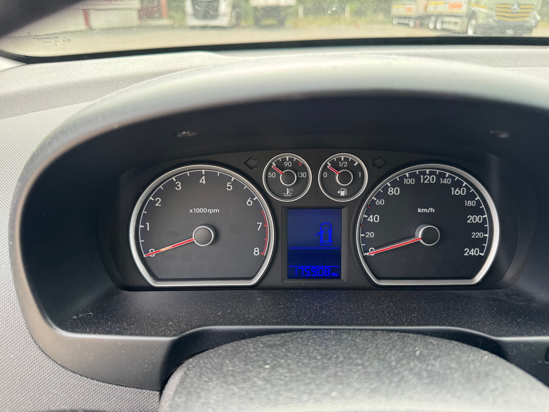 HYUNDAI i30 1.6 Swiss Plus Edition-image-10