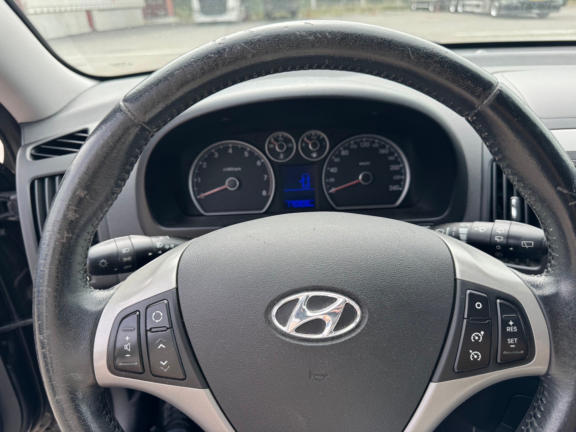 HYUNDAI i30 1.6 Swiss Plus Edition-image-11