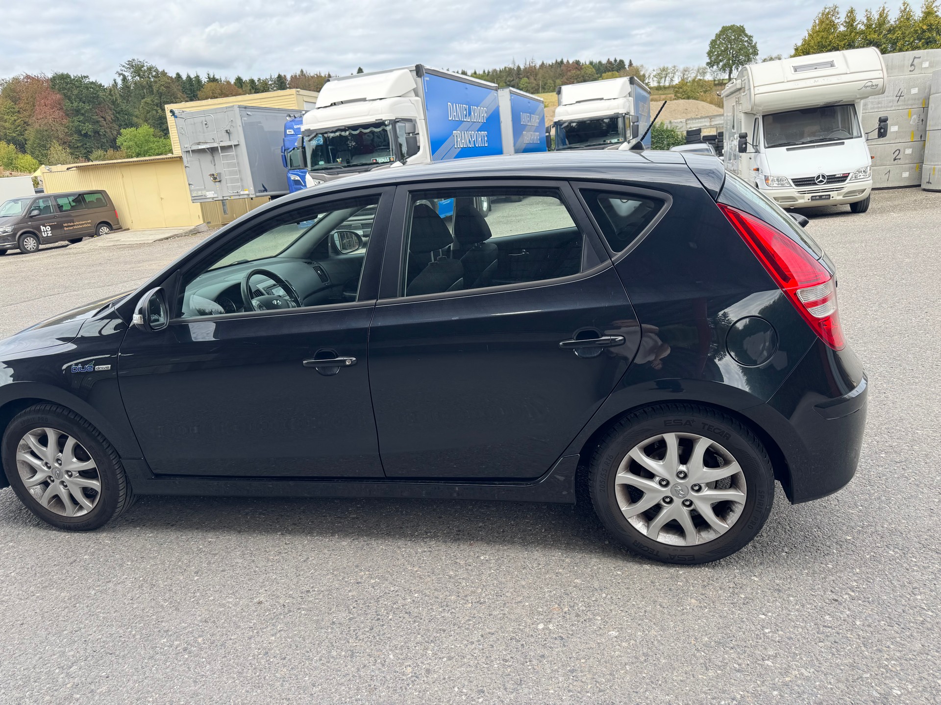 HYUNDAI i30 1.6 Swiss Plus Edition-image-3