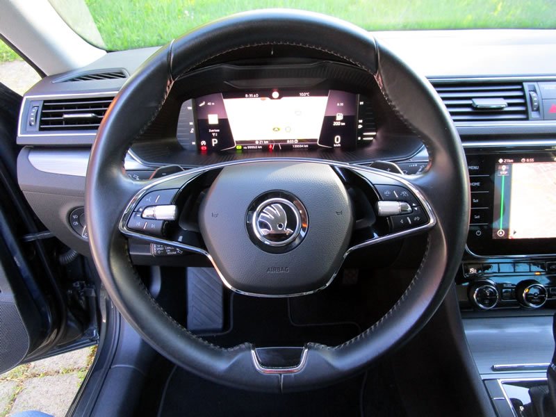 SKODA Superb Combi 2.0 TDi Style 4x4 DSG-image-7