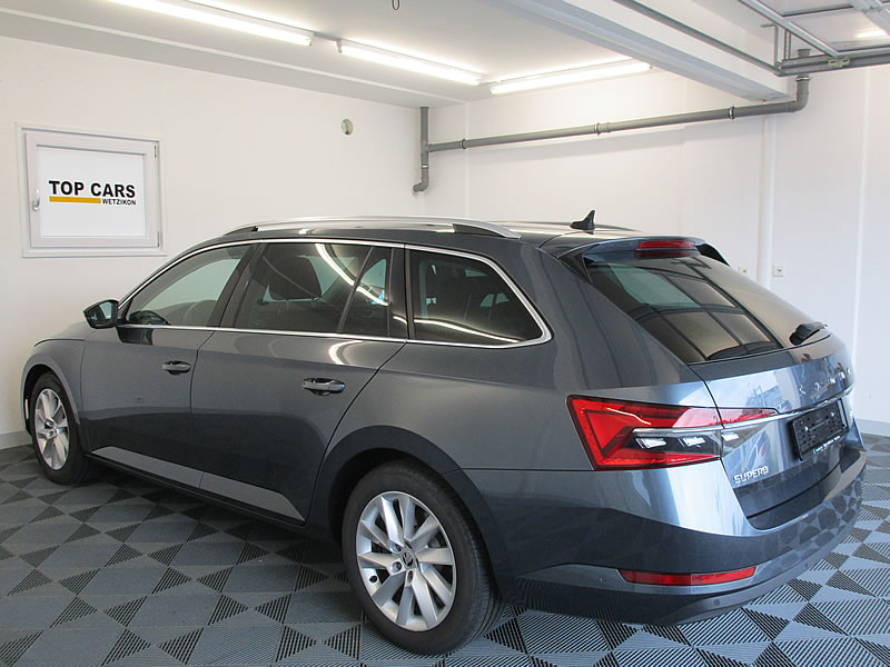 SKODA Superb Combi 2.0 TDi Style 4x4 DSG-image-1