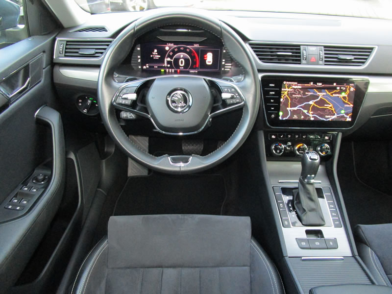 SKODA Superb Combi 2.0 TDi Style 4x4 DSG-image-6