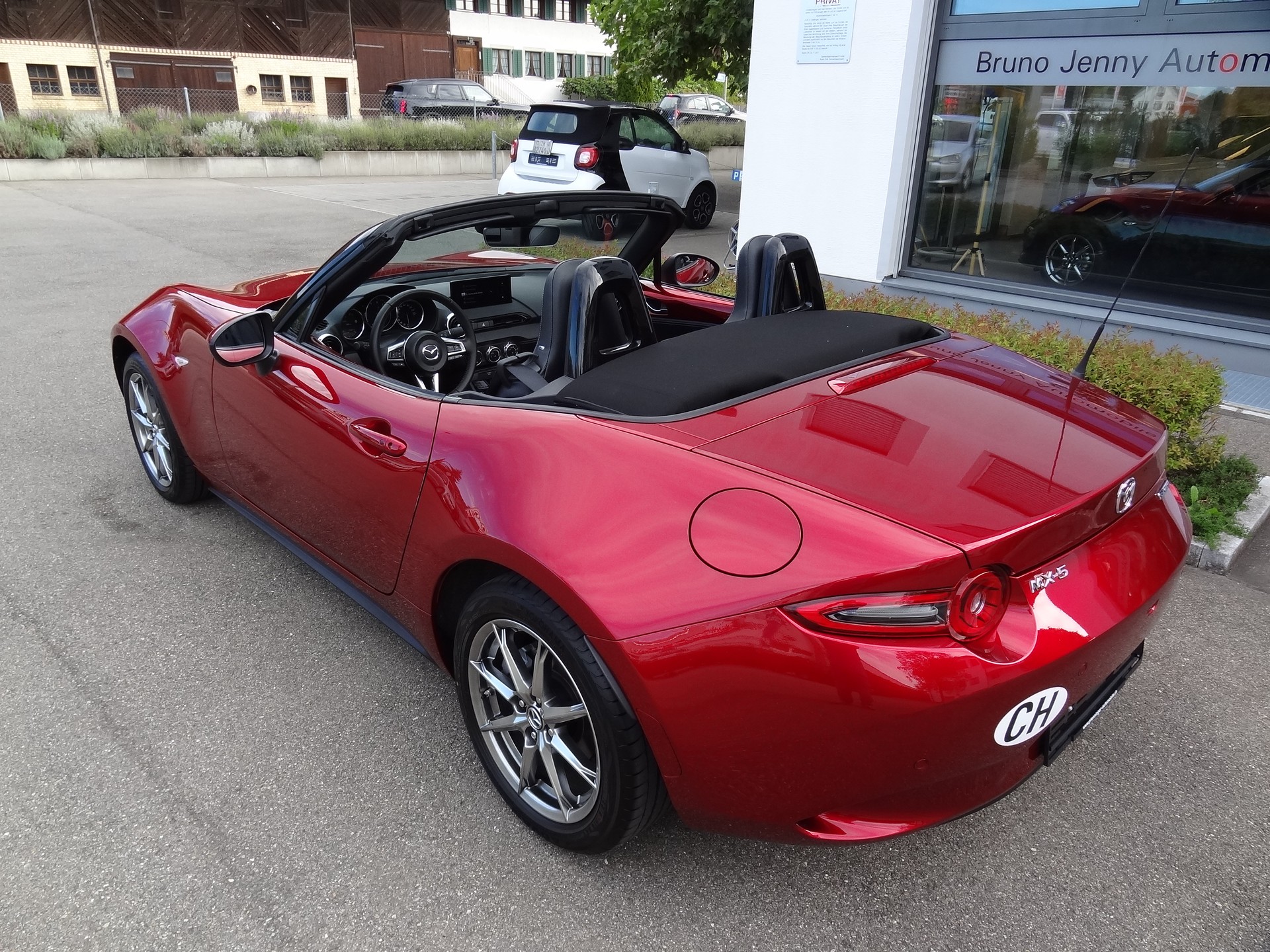 MAZDA MX-5 Skyactiv-G 132 Exclusive-line-showroom-element-3