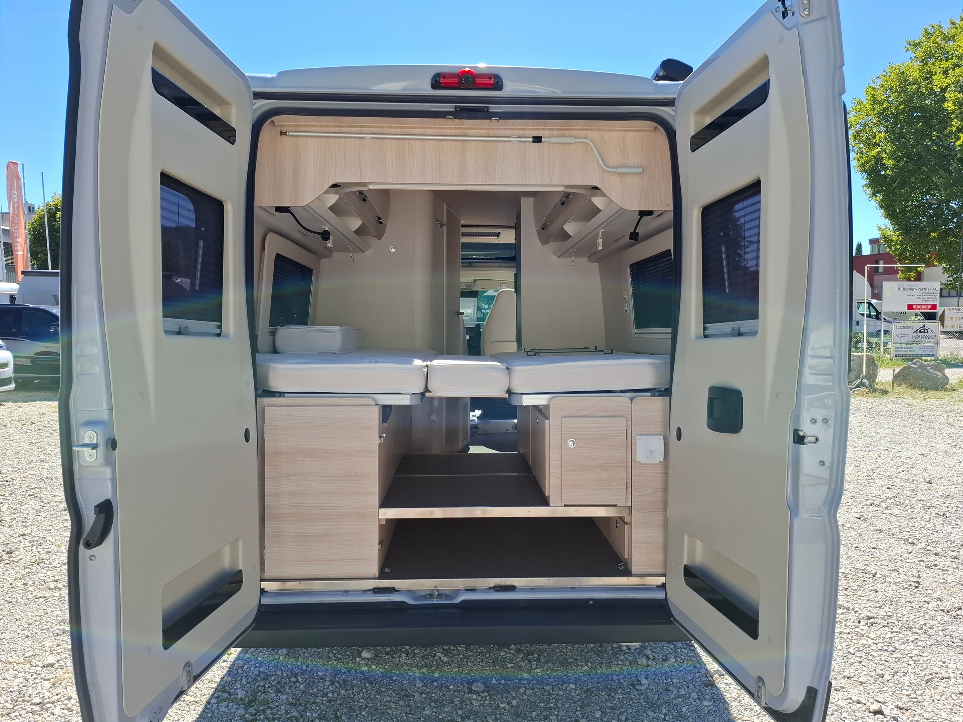EURA MOBIL 635 EB - AUTOMAT mit 160PS! Längsbett, Solar, Lithium, Wechselrichter-image-4
