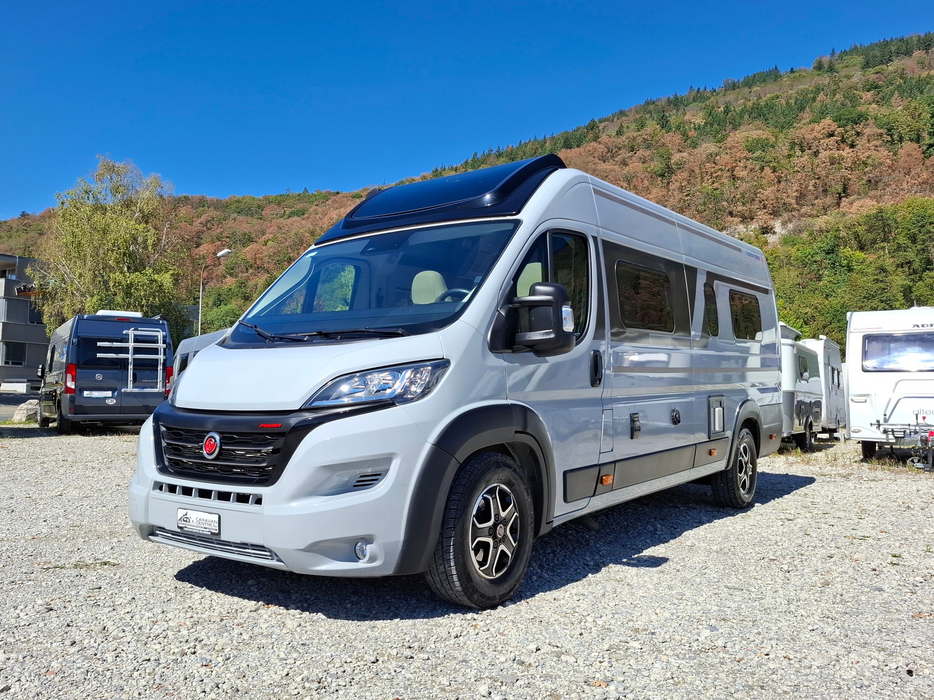 EURA MOBIL 635 EB - AUTOMAT mit 160PS! Längsbett, Solar, Lithium, Wechselrichter-image-7
