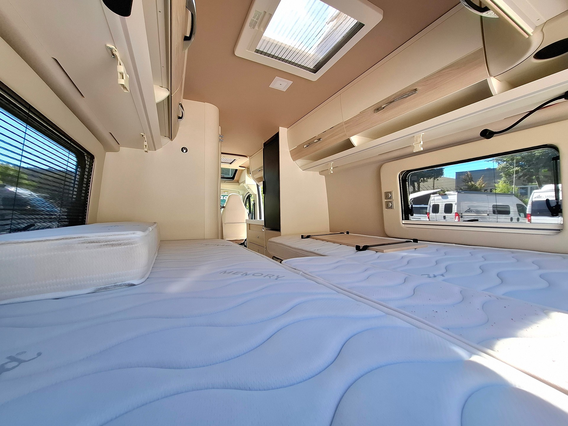 EURA MOBIL 635 EB - AUTOMAT mit 160PS! Längsbett, Solar, Lithium, Wechselrichter-image-12