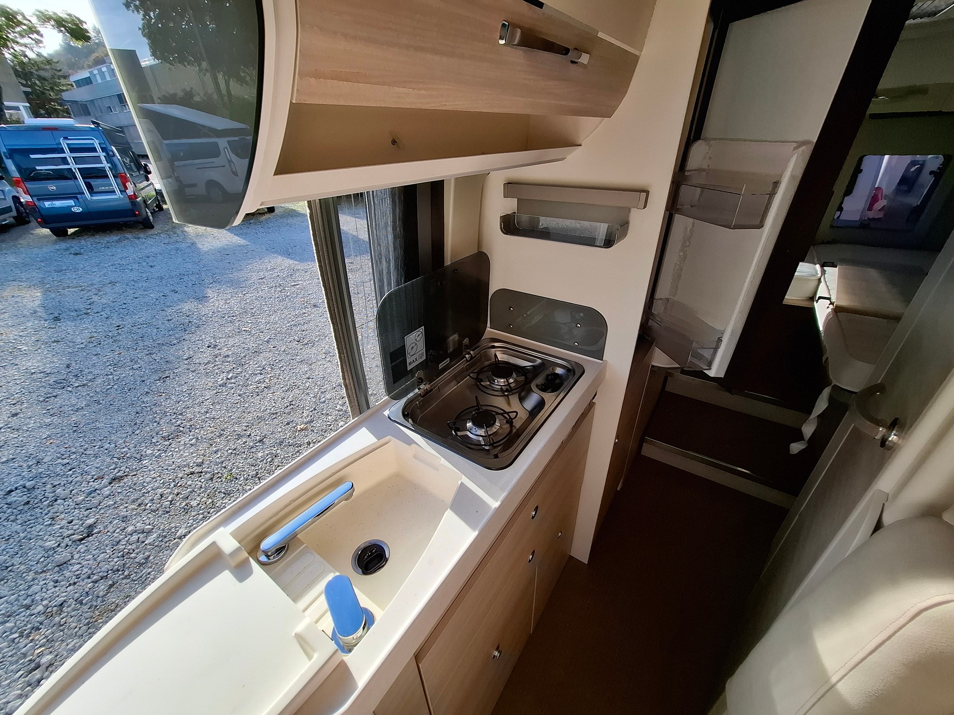 EURA MOBIL 635 EB - AUTOMAT mit 160PS! Längsbett, Solar, Lithium, Wechselrichter-image-10