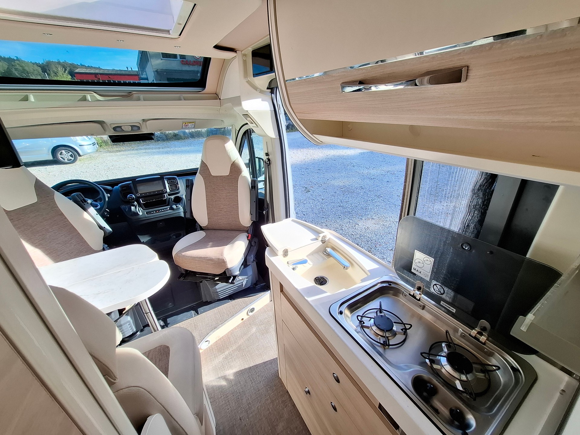 EURA MOBIL 635 EB - AUTOMAT mit 160PS! Längsbett, Solar, Lithium, Wechselrichter-image-13