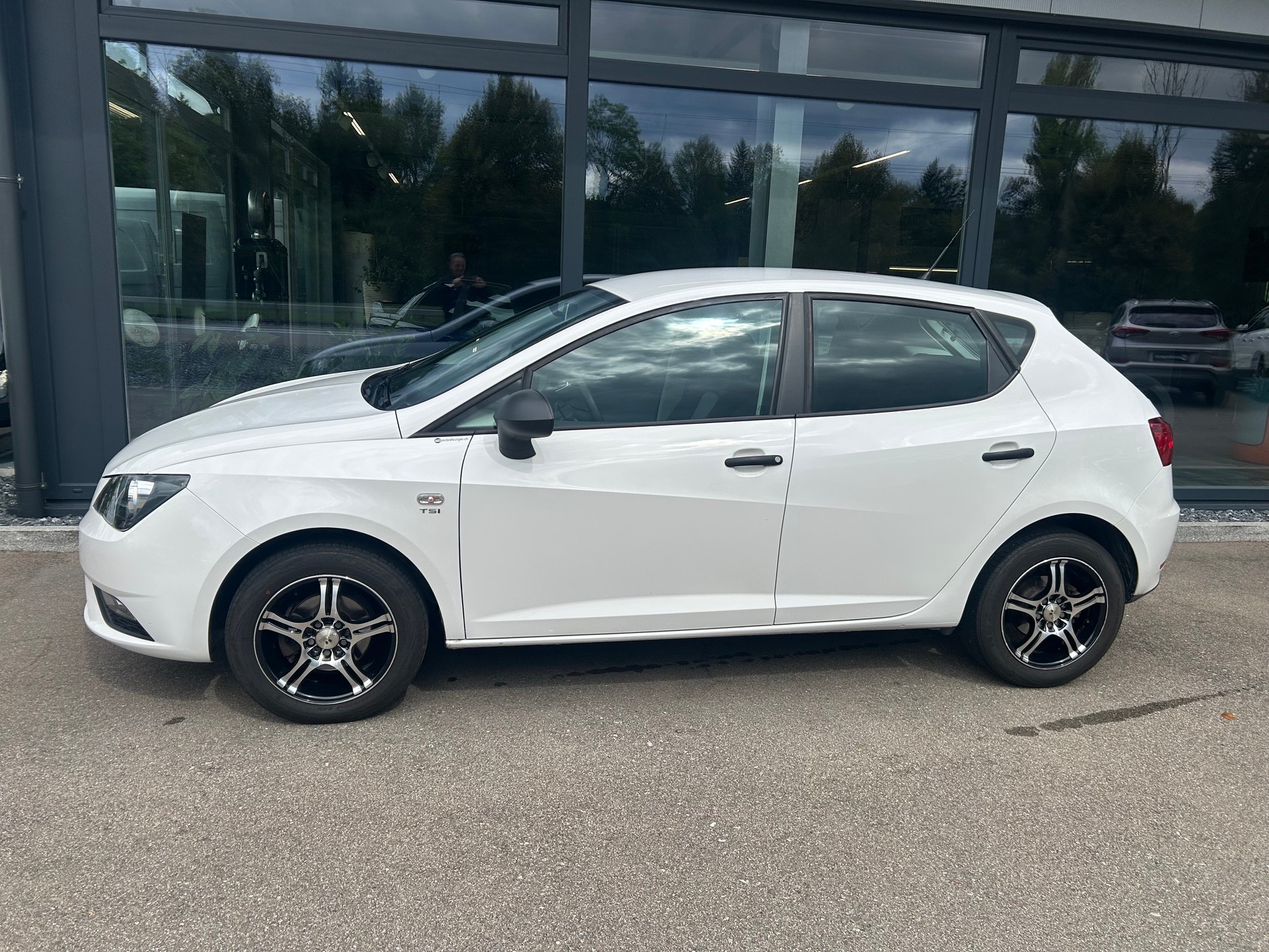 SEAT Ibiza 1.2 TSI Style-image-3