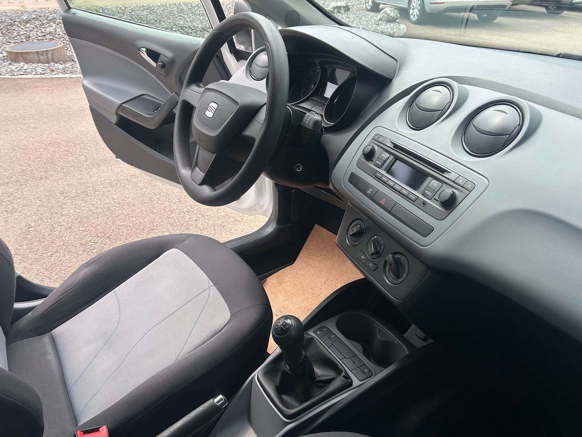 SEAT Ibiza 1.2 TSI Style-image-11