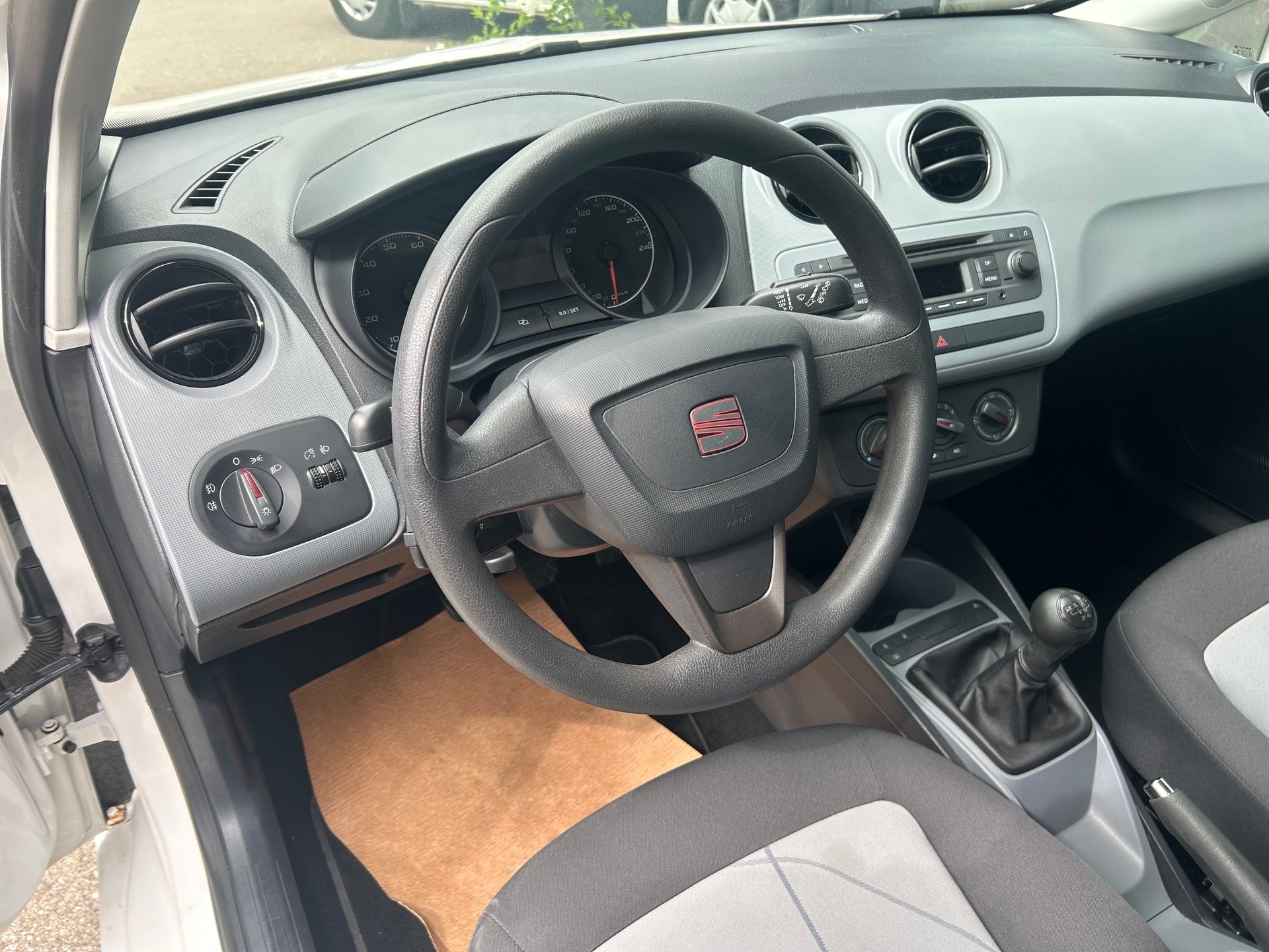 SEAT Ibiza 1.2 TSI Style-image-12