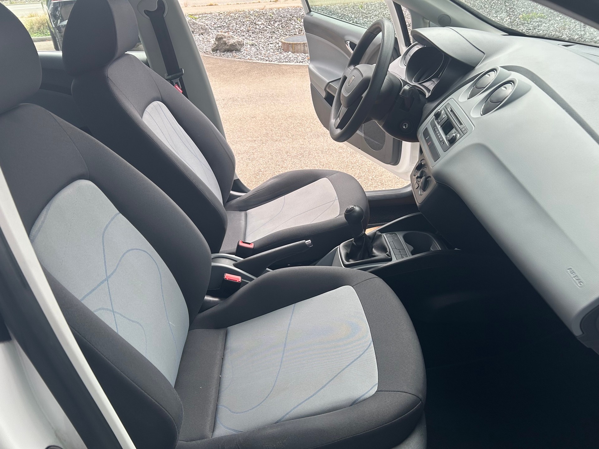 SEAT Ibiza 1.2 TSI Style-image-9