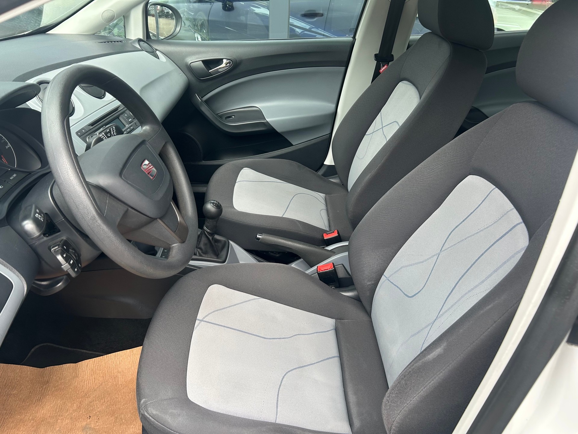 SEAT Ibiza 1.2 TSI Style-image-8
