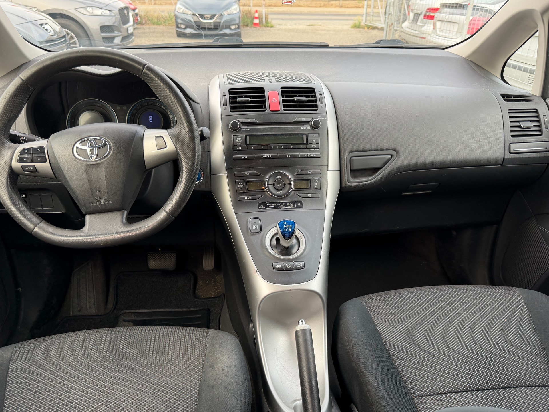 TOYOTA Auris 1.8 16V HSD Linea Luna-image-4