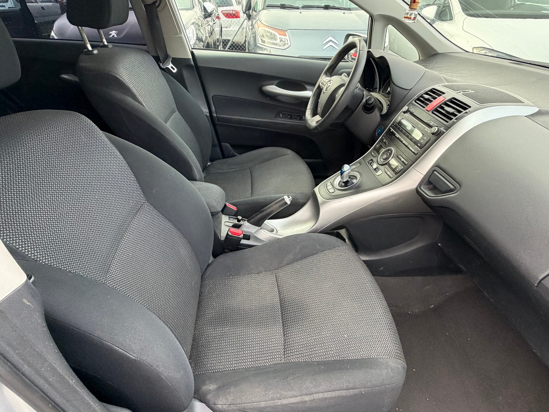 TOYOTA Auris 1.8 16V HSD Linea Luna-image-6
